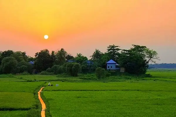 সন্ধ্যায় সূর্যোদয় দেখছে গ্রামীণ এলাকা. Channel i News - চ্যানেল আই নিউজ