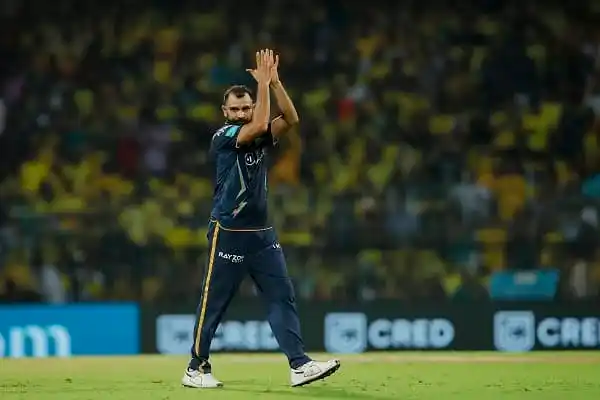 ক্রিকেটার মাঠে প্রশংসা করছেন, দর্শকদের মাঝে উচ্ছ্বাস।. Channel i News - চ্যানেল আই নিউজ