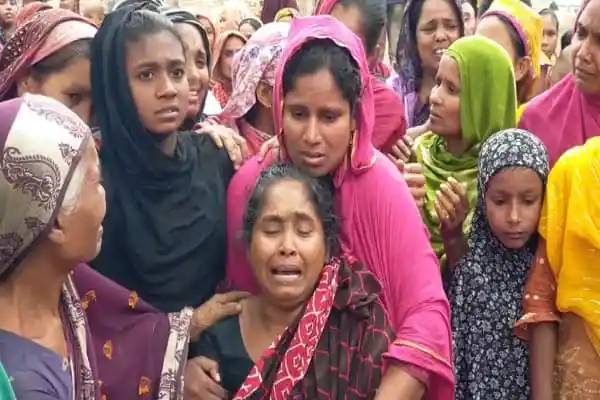 দুর্ঘটনায় শোকাহত পরিবার ও স্থানীয়রা. Channel i News - চ্যানেল আই নিউজ