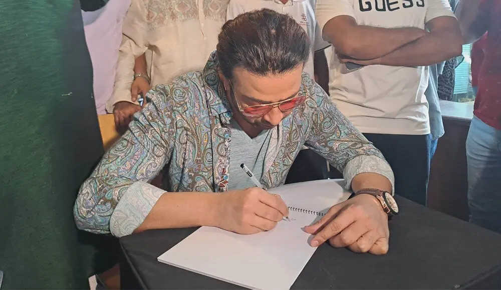 ওয়েস্ট ইন্ডিজের সাদা বলের কোচ স্যামি ও লাল বলের ক্রিকেটার কোলি. Channel i News - চ্যানেল আই নিউজ