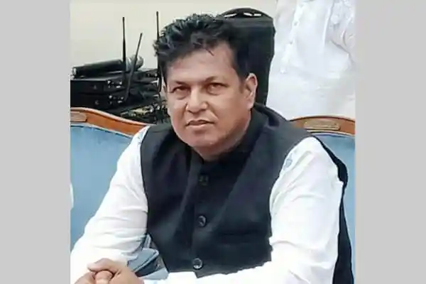 কাউন্সিলর রিমান্ডে থাকা ব্যক্তি, কক্সবাজারে ট্রলার ডুবির ঘটনায়. Channel i News - চ্যানেল আই নিউজ