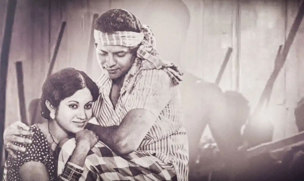 বাবা ও মেয়ের আবেগপ্রবণ মুহূর্তের ছবি, বাংলা সিনেমার ক্লাসিক দৃশ্য. Channel i News - চ্যানেল আই নিউজ