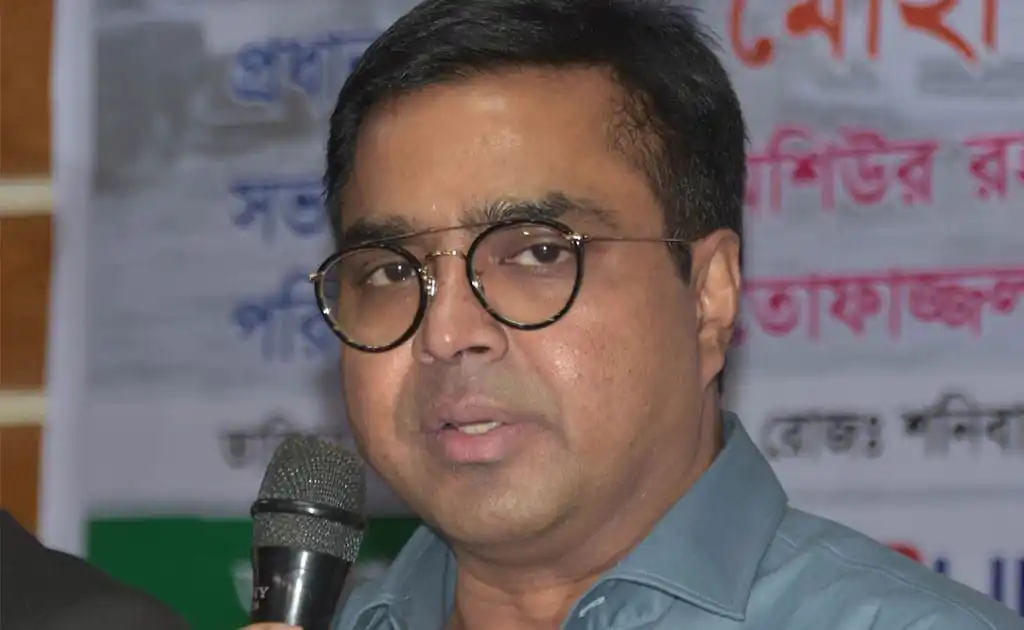সাঈদ খোকন সাংবাদিকের সঙ্গে কথা বলছেন, পিবিআই তদন্তের বিষয়. Channel i News - চ্যানেল আই নিউজ