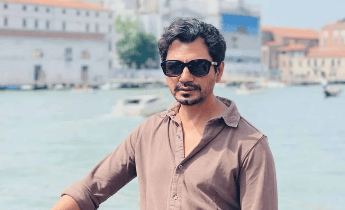 নওয়াজউদ্দিনের ছবি, সমুদ্রের পটভূমিতে সানগ্লাস পরা. Channel i News - চ্যানেল আই নিউজ