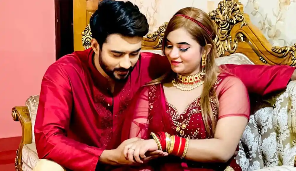 নায়ক রোশান ও তার প্রেমিকা প্রেমের মুহূর্তে. Channel i News - চ্যানেল আই নিউজ