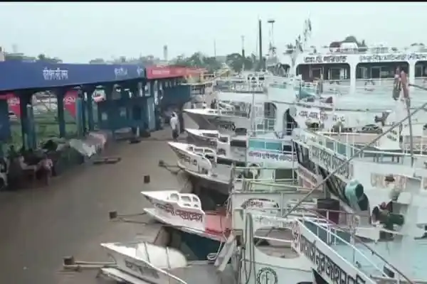ঘূর্ণিঝড় মোখার কারণে বরিশালে লঞ্চ চলাচল বন্ধ রয়েছে. Channel i News - চ্যানেল আই নিউজ
