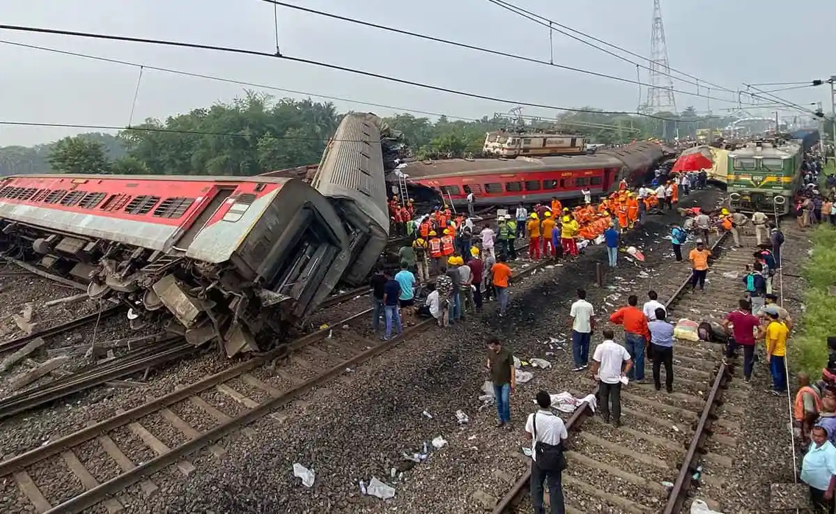 ভারতে চেন্নাইগামী রেল দুর্ঘটনায় নিহতের সংখ্যা ২শ’ ছাড়াল. Channel i News - চ্যানেল আই নিউজ