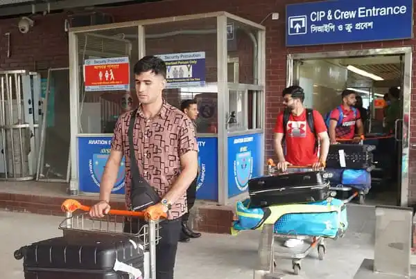 আফগান ক্রিকেটাররা ঢাকায় আসছে, বিমানবন্দরে যাত্রা শুরু. Channel i News - চ্যানেল আই নিউজ
