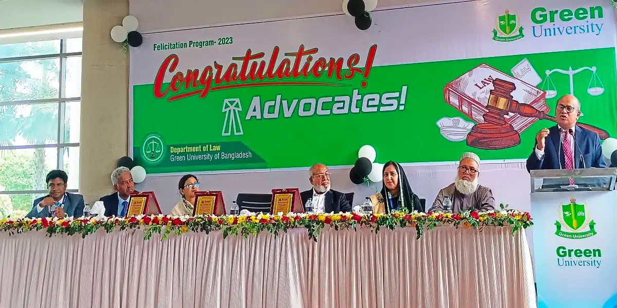 গবেষণা ও আইন বিভাগের শিক্ষার্থীদের অভিনন্দন জানানো হচ্ছে. Channel i News - চ্যানেল আই নিউজ