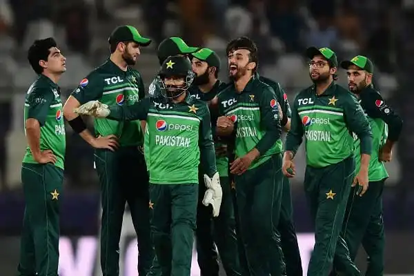 পাকিস্তান ক্রিকেট দলের খেলোয়াড়রা মাঠে আনন্দিত ও উল্লসিত. Channel i News - চ্যানেল আই নিউজ