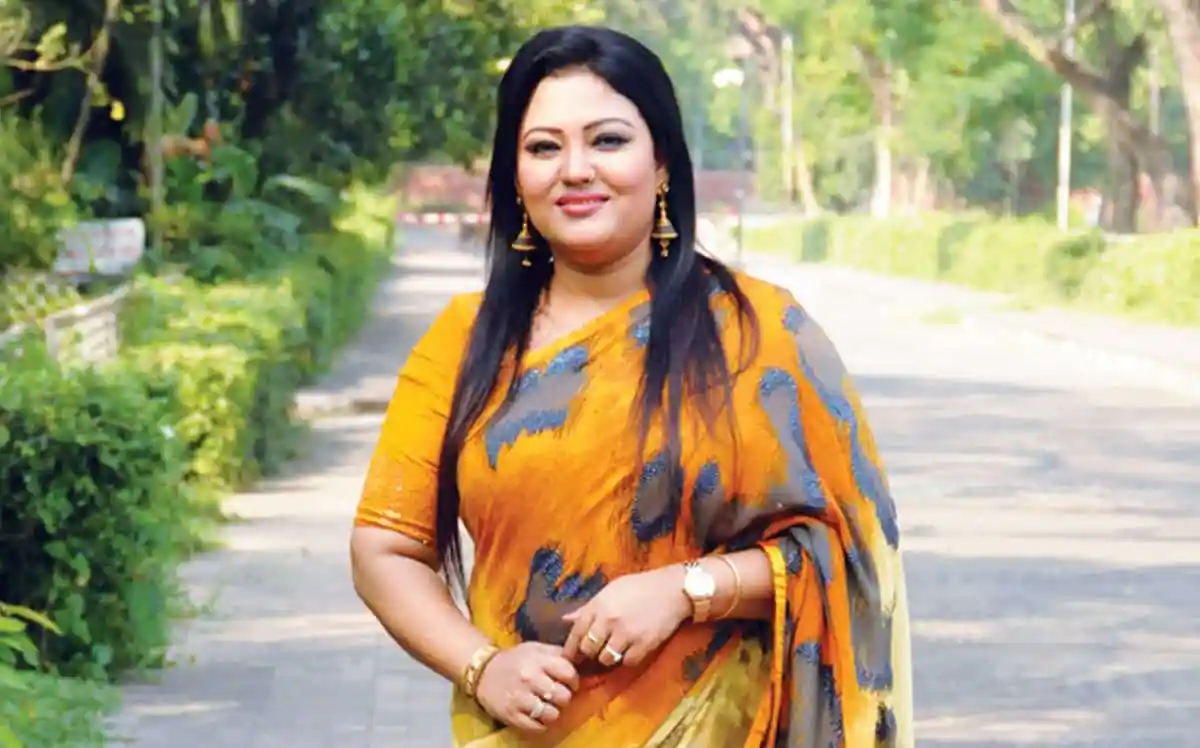 বাংলাদেশের নারী নেতা চ্যানেল আই অনলাইন, সুন্দর পরিবেশে হাস্যোজ্জ্বল. Channel i News - চ্যানেল আই নিউজ