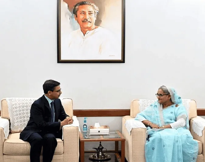 প্রধানমন্ত্রী ও ভারতের রাষ্ট্রদূত বৈঠক করছেন, ছবি. Channel i News - চ্যানেল আই নিউজ