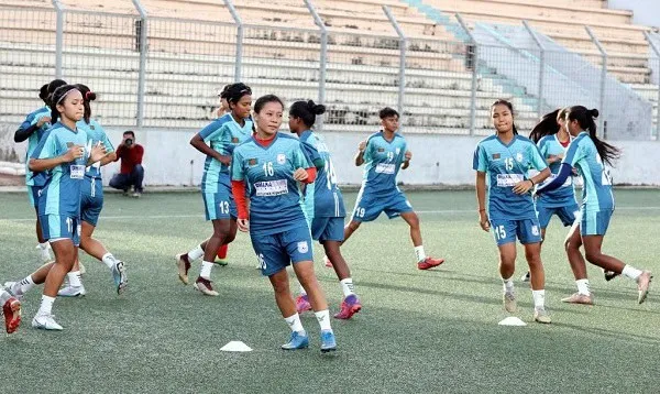 বাংলাদেশ নারী ফুটবল দলের খেলোয়াড়রা অনুশীলনে ব্যস্ত. Channel i News - চ্যানেল আই নিউজ