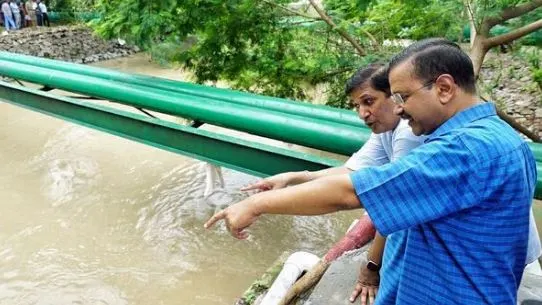 দিল্লির বন্যা পরিস্থিতি, পানি কমলেও দুর্ভোগ অব্যাহত. Channel i News - চ্যানেল আই নিউজ