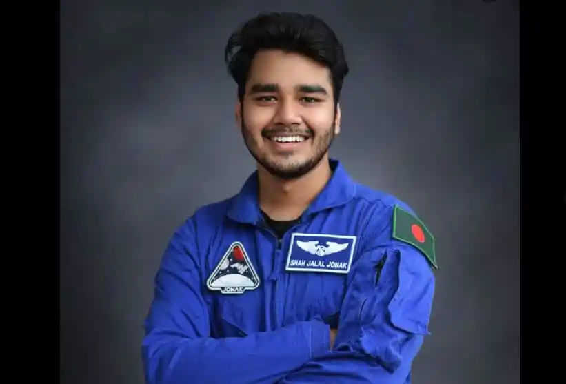 আনন্দিত মহাকাশচারী মহাকাশে যাওয়ার স্বপ্ন দেখছেন. Channel i News - চ্যানেল আই নিউজ
