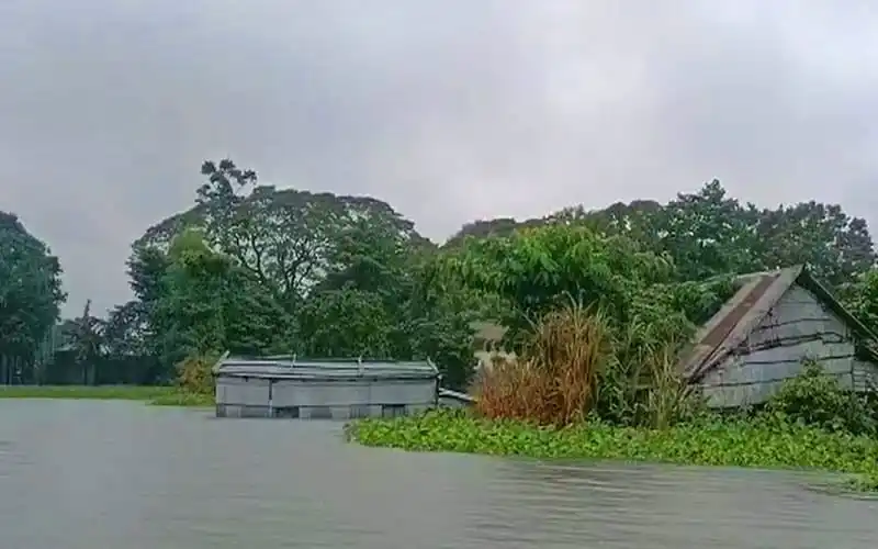 সুনামগঞ্জে বন্যার কারণে আশ্রয়কেন্দ্রে মানুষ যাচ্ছে. Channel i News - চ্যানেল আই নিউজ