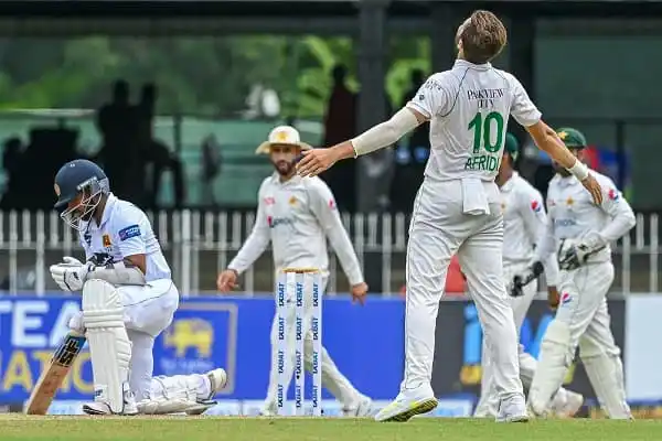 বাংলাদেশ ক্রিকেট দলের খেলোয়াড়রা মাঠে ব্যাটিং ও ফিল্ডিং করছে. Channel i News - চ্যানেল আই নিউজ