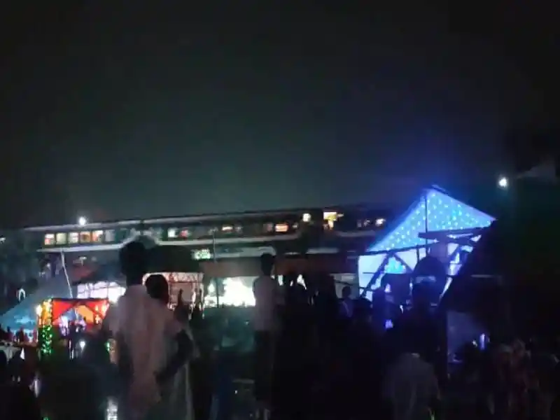 রাতের সময় ব্রাহ্মণবাড়িয়ায় ট্রেনের ধাক্কায় নিহত দুইজনের দৃশ্য. Channel i News - চ্যানেল আই নিউজ