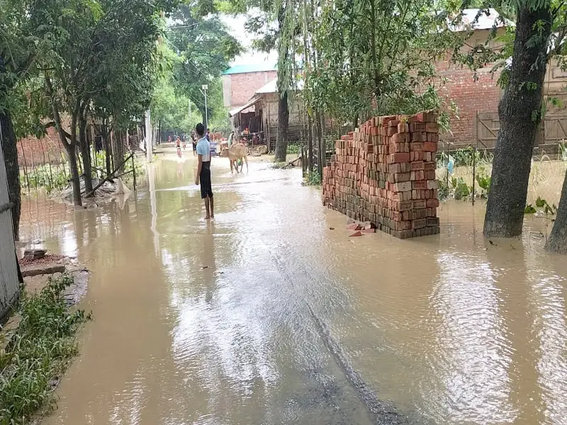 বন্যার পানিতে ডুবে থাকা রাস্তা ও আশেপাশের এলাকা. Channel i News - চ্যানেল আই নিউজ