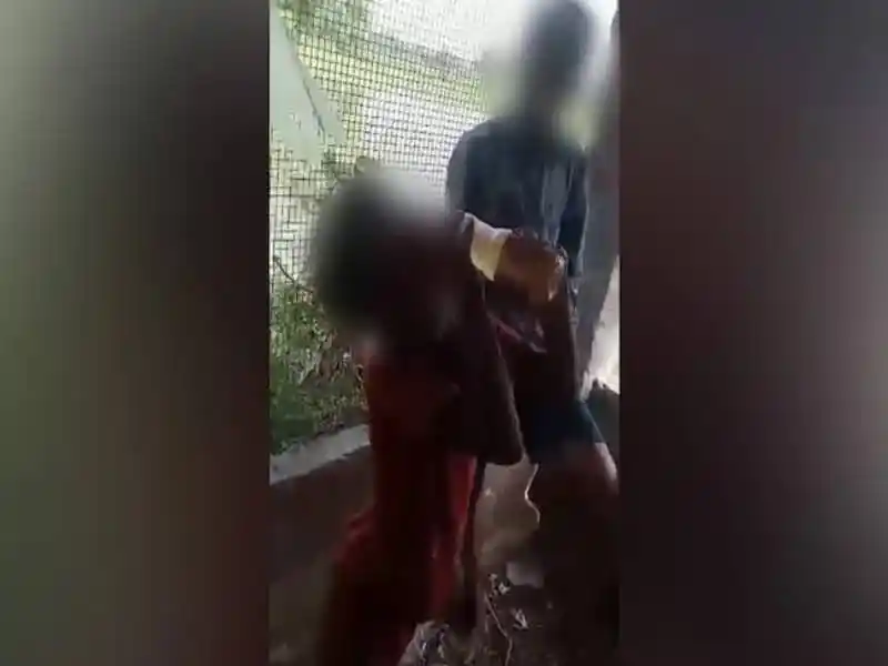 দুই শিশুকে নির্যাতনের দৃশ্য, একজন শিশু পান করানো হচ্ছে. Channel i News - চ্যানেল আই নিউজ