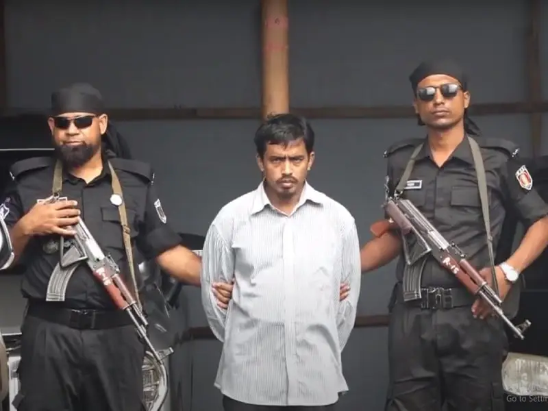 অস্ত্রসহ গ্রেপ্তার আসামি, র্যাবের অভিযানে আটক. Channel i News - চ্যানেল আই নিউজ
