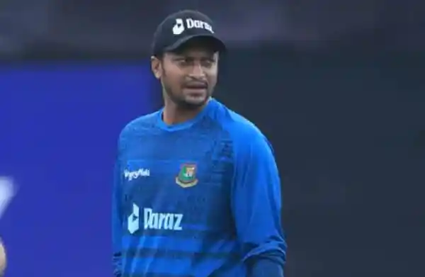 বাংলাদেশ ক্রিকেট দলের ক্রিকেটার সাকিব আল হাসান মাঠে প্রস্তুত. Channel i News - চ্যানেল আই নিউজ