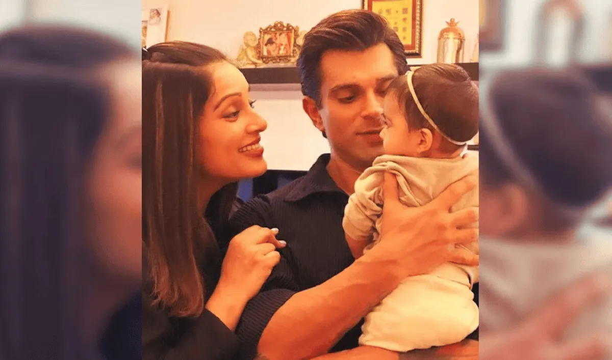 বিপাশার কন্যার সঙ্গে তার বাবা-মা, খুশি পরিবারের ছবি।. Channel i News - চ্যানেল আই নিউজ