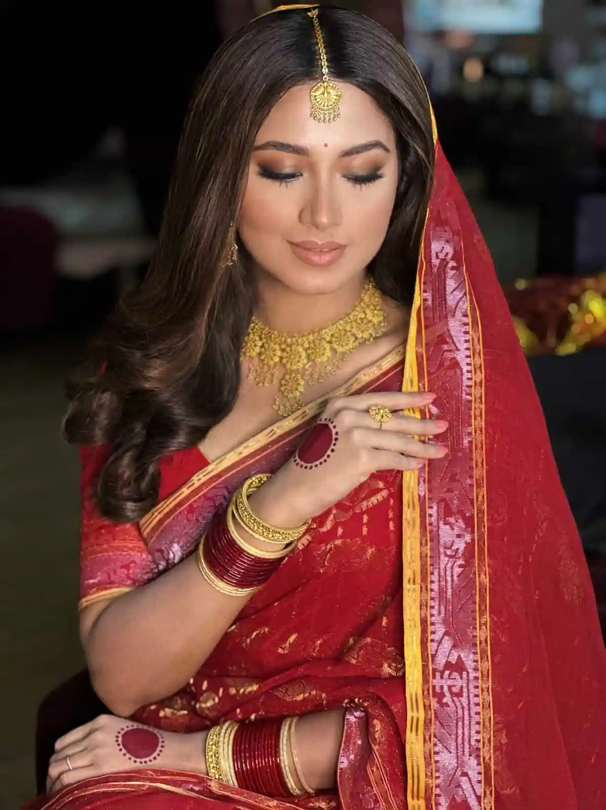 বিয়ের পোশাক পরা ফারিণের সুন্দর ছবি, বাংলার ঐতিহ্যবাহী সাজে. Channel i News - চ্যানেল আই নিউজ
