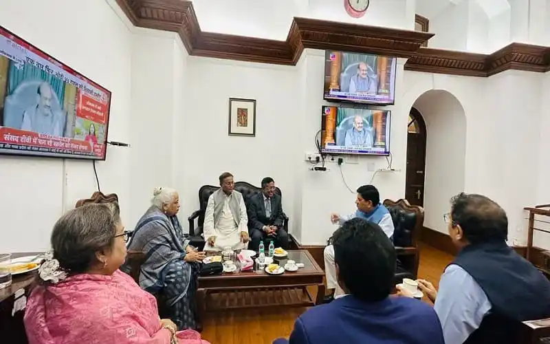 বাংলাদেশ-ভারত সম্পর্ক নিয়ে আলোচনা চলছে, বৈঠক চলাকালীন. Channel i News - চ্যানেল আই নিউজ