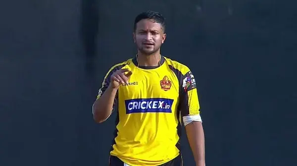 সাকিব আল হাসান ব্যাটিংয়ে বিবর্ণ, উইকেট পেলেও দলের জন্য প্রভাব ফেলতে পারেননি. Channel i News - চ্যানেল আই নিউজ