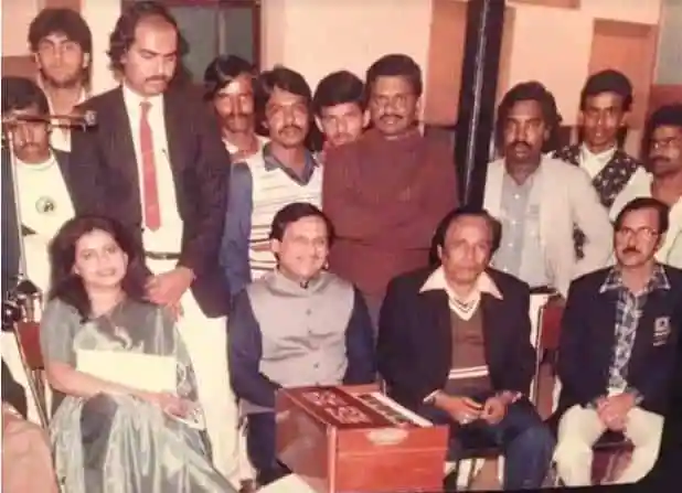 সুবল দাস ও সংগীতজ্ঞদের একত্রিত ছবি, স্মরণসভা. Channel i News - চ্যানেল আই নিউজ