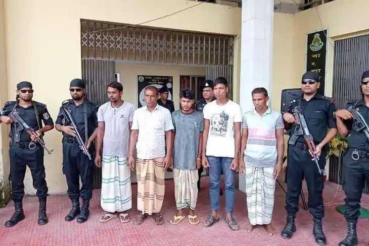 সন্দেহভাজনদের গ্রেপ্তার ও নিরাপত্তা বাহিনী. Channel i News - চ্যানেল আই নিউজ