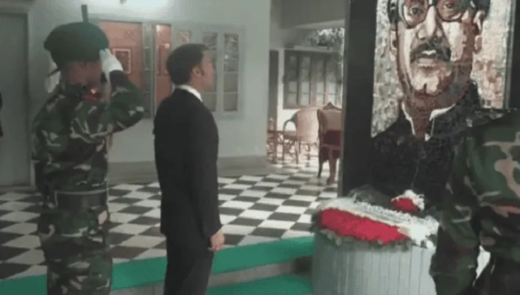 ফ্রান্সের প্রেসিডেন্ট জাতির পিতার প্রতিকৃতিতে শ্রদ্ধা নিবেদন করছেন. Channel i News - চ্যানেল আই নিউজ