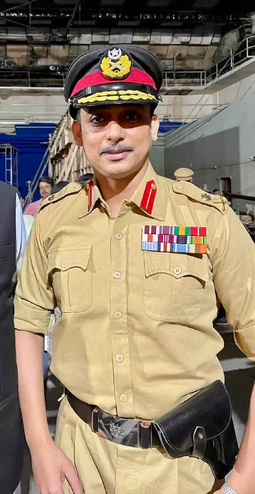 বাংলাদেশি পুলিশ কর্মকর্তা টিক্কা খান চরিত্রে জায়েদ, পুলিশ ইউনিফর্মে ছবি. Channel i News - চ্যানেল আই নিউজ