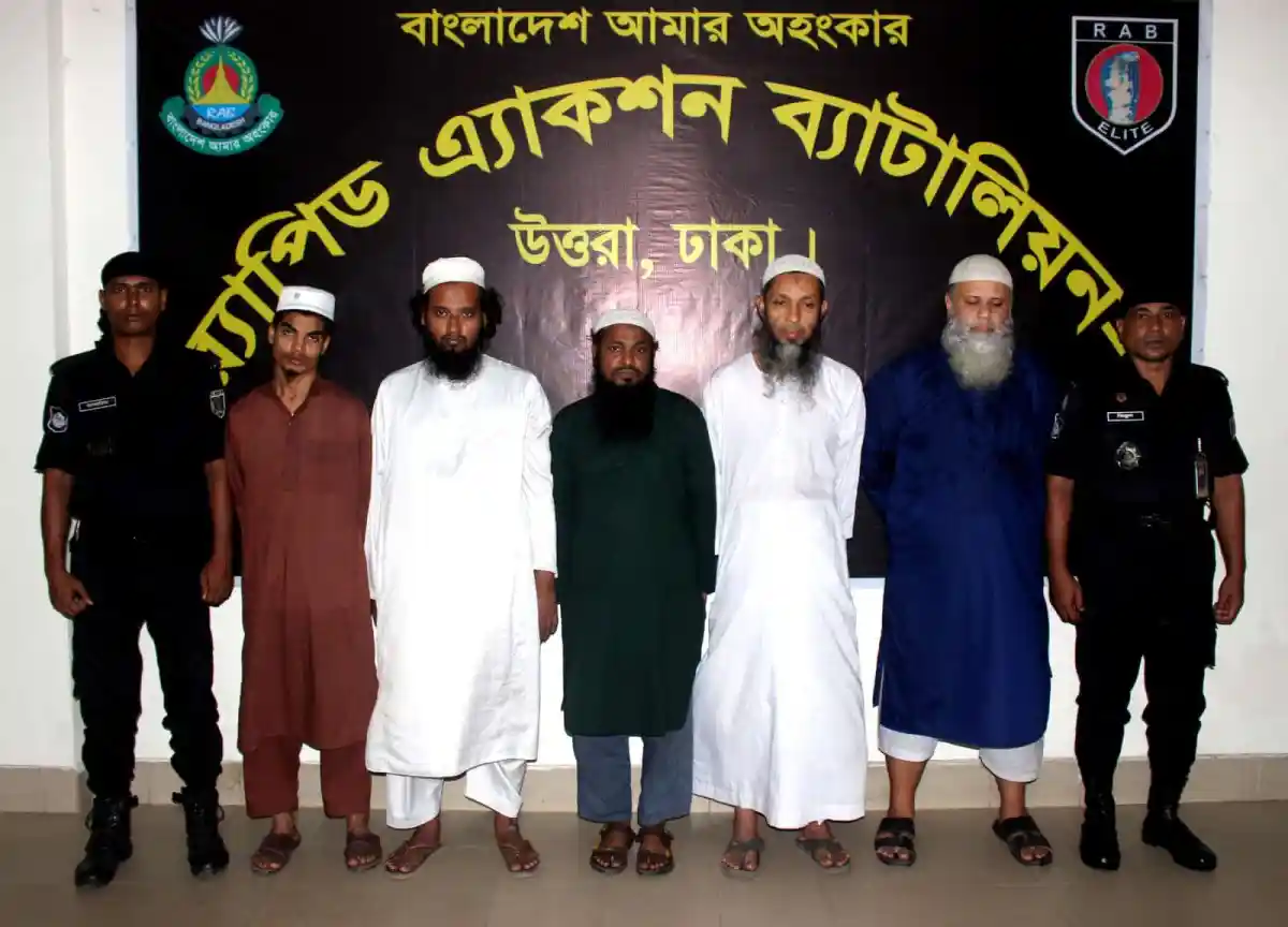 তালেবানের আদর্শে জঙ্গিবাদে যুক্ত ব্যক্তিরা বাংলাদেশে গ্রেপ্তার. Channel i News - চ্যানেল আই নিউজ