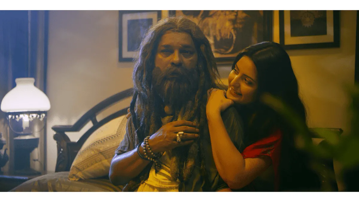 পরীমনি ও তার সহশিল্পী সিনেমার সেটে হাসিমুখে ছবি. Channel i News - চ্যানেল আই নিউজ