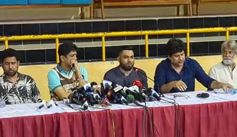 প্রেস কনফারেন্সে ক্রিকেট তারকাদের স্থগিত লিগের ঘোষণা. Channel i News - চ্যানেল আই নিউজ