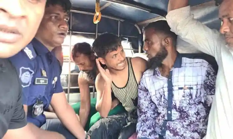 অপহৃত তিন প্রহরী উদ্ধার, গহীন পাহাড়ে তিন দিন অভিযান. Channel i News - চ্যানেল আই নিউজ