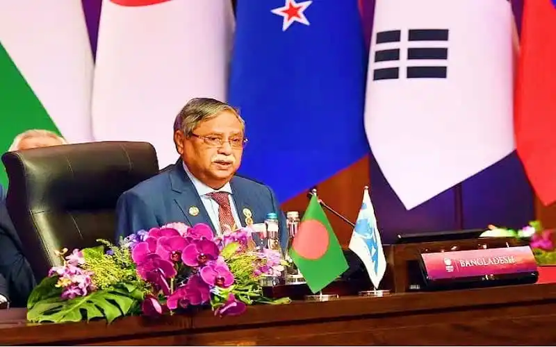 বাংলাদেশের প্রতিনিধি সভায় বসে আছেন একজন ব্যক্তি. Channel i News - চ্যানেল আই নিউজ