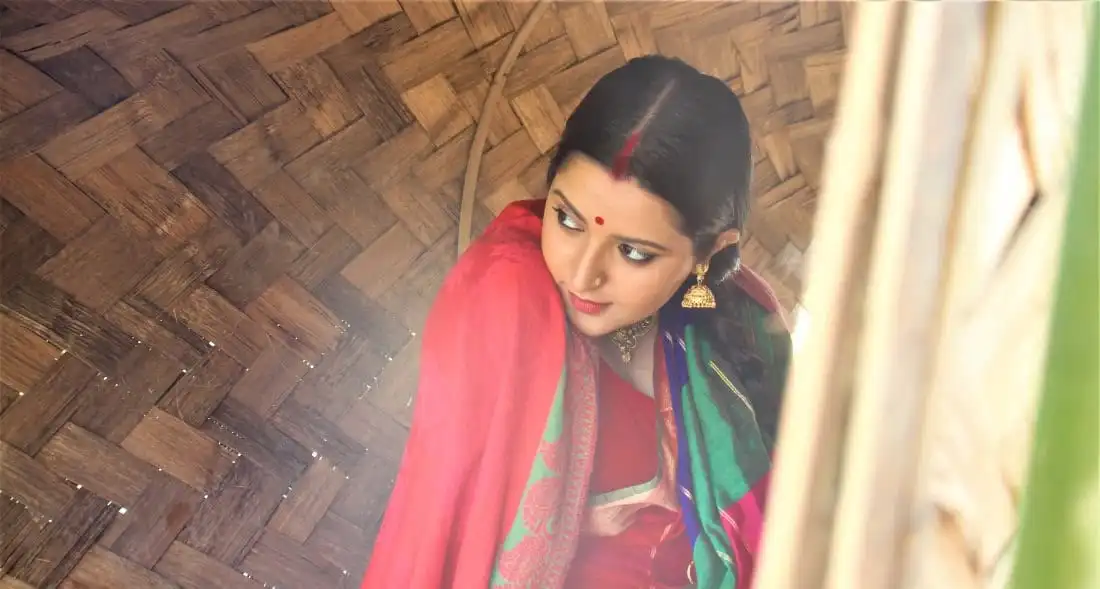 পরীমণি লন্ডনে মা হিসেবে দেখা যাচ্ছে, সুন্দর পোশাক পরা. Channel i News - চ্যানেল আই নিউজ