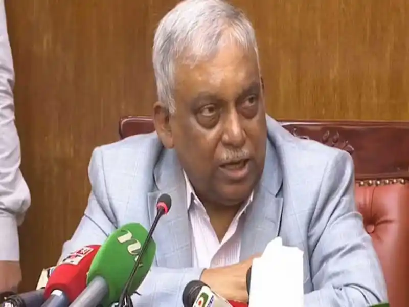 স্বরাষ্ট্রমন্ত্রী বলেন, সরকার এমন কোন বিষয় না যে ধাক্কা দিলেই পড়ে যাবে. Channel i News - চ্যানেল আই নিউজ