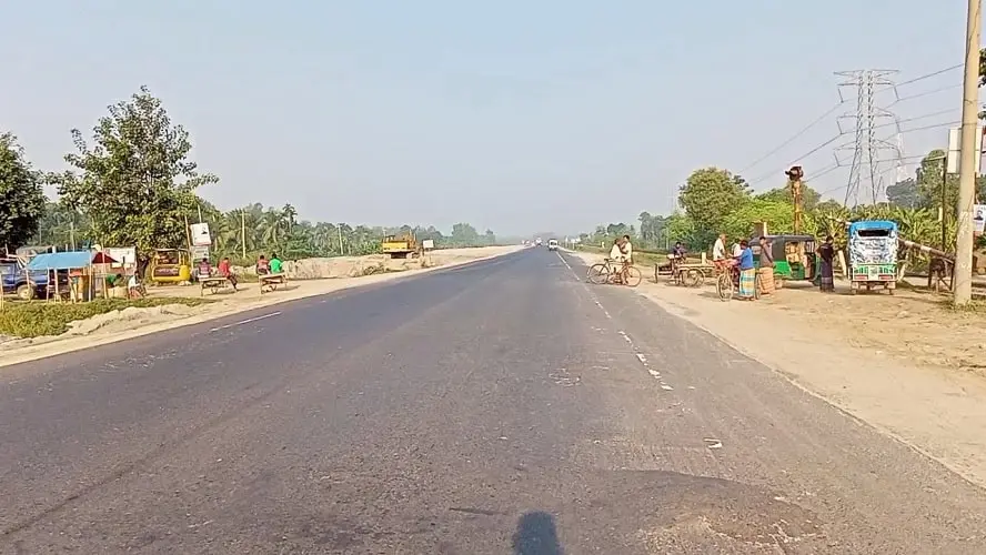 ঢাকা-টাঙ্গাইল মহাসড়ক সম্পূর্ণ ফাঁকা, যানবাহন নেই. Channel i News - চ্যানেল আই নিউজ