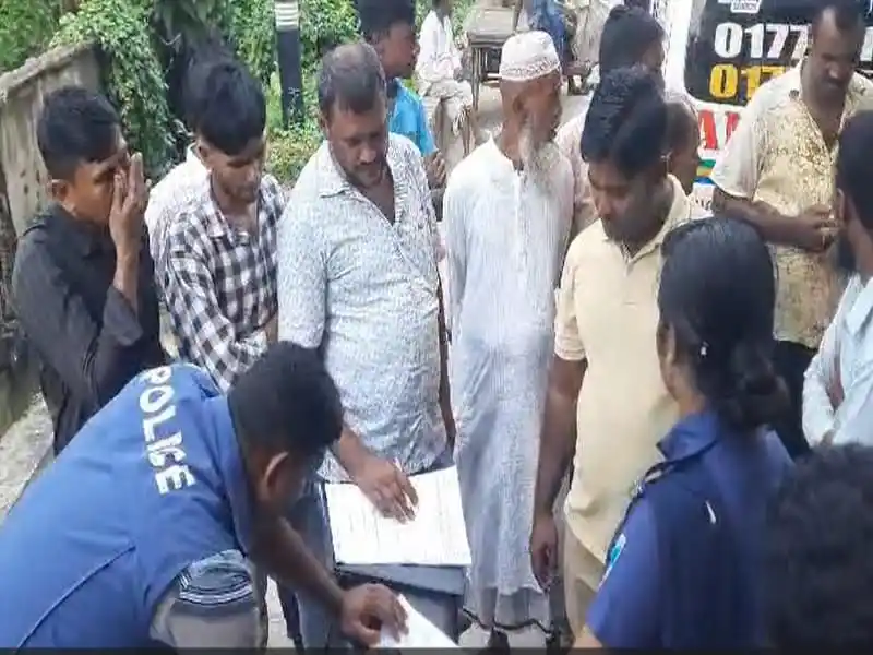 মাদারীপুরে দুই নারীর রহস্যজনক মৃত্যুর তদন্তে পুলিশ ও স্থানীয়রা. Channel i News - চ্যানেল আই নিউজ