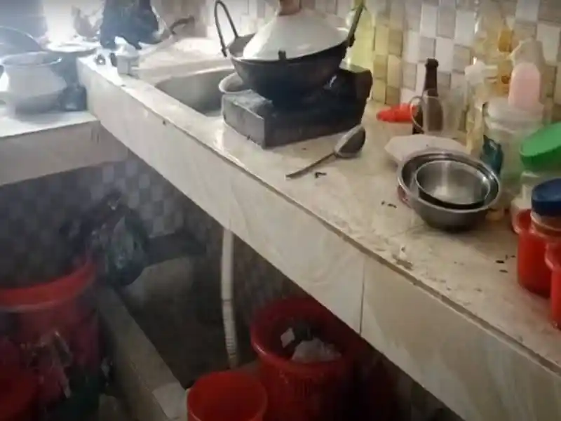 গ্যাস সিলিন্ডার বিস্ফোরণে রান্নাঘর ক্ষতিগ্রস্ত. Channel i News - চ্যানেল আই নিউজ