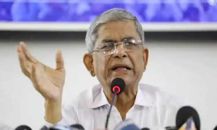 মির্জা ফখরুল এক সংবাদ সম্মেলনে বক্তব্য দিচ্ছেন. Channel i News - চ্যানেল আই নিউজ