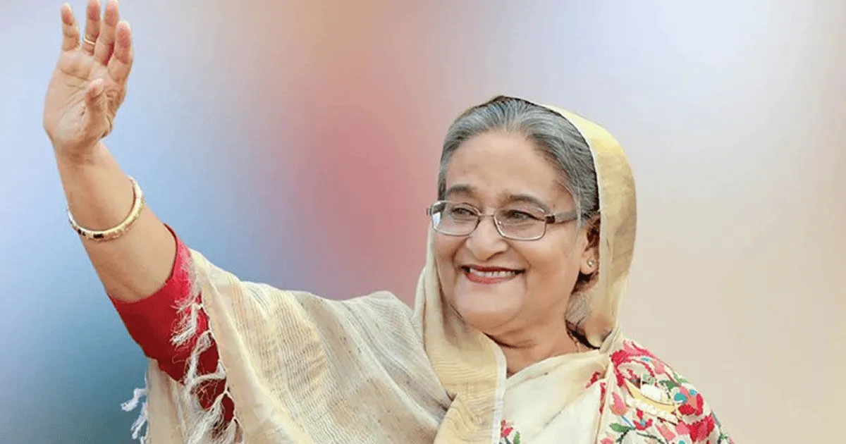 শেখ হাসিনা হাসিমুখে waving করে জনতার প্রতি শুভেচ্ছা জানাচ্ছেন।. Channel i News - চ্যানেল আই নিউজ
