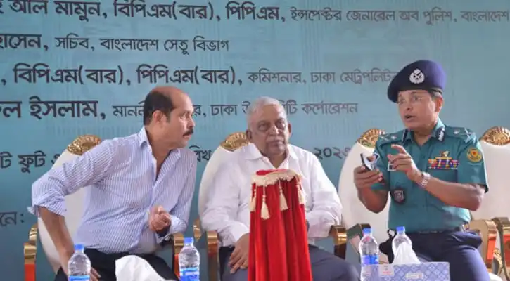 স্বরাষ্ট্রমন্ত্রী ও মেয়র শহীদ আনোয়ারা মাঠ নিয়ে আলোচনা করছেন. Channel i News - চ্যানেল আই নিউজ