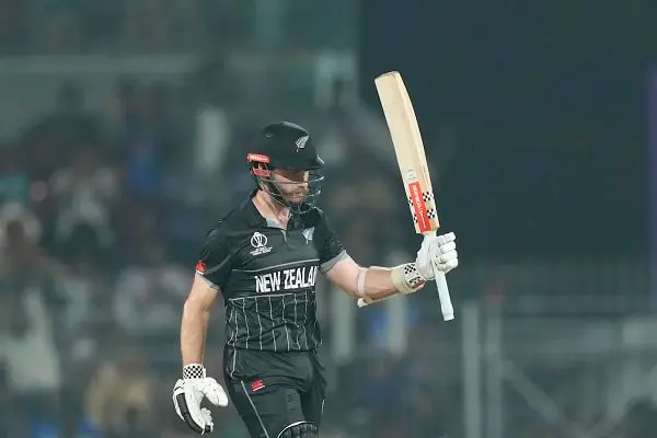 নিউজিল্যান্ড ক্রিকেটার উইলিয়ামসন ব্যাট হাতে উদযাপন করছেন. Channel i News - চ্যানেল আই নিউজ