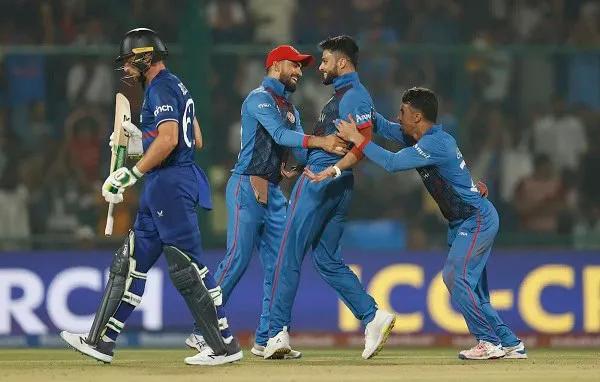 আফগানিস্তান ক্রিকেট দল জিতেছে, খেলা চলাকালে উল্লাস করছে. Channel i News - চ্যানেল আই নিউজ