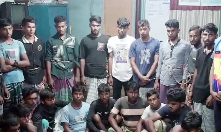 মেঘনায় মা ইলিশ ধরায় ৩৫ জেলে আটক, বাংলাদেশ. Channel i News - চ্যানেল আই নিউজ
